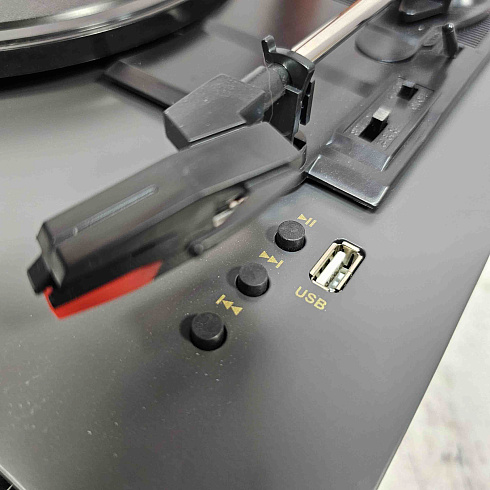 Виниловый проигрыватель RETRO STYLE 33/78/45 об/мин, + FM/BT/USB, цвет чёрный