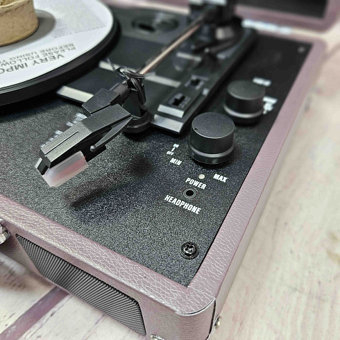 Портативный виниловый проигрыватель VICTROLA JOURNEY+, 33/78/45 об/мин, +BT/AUX/LINE, цвет бордовый