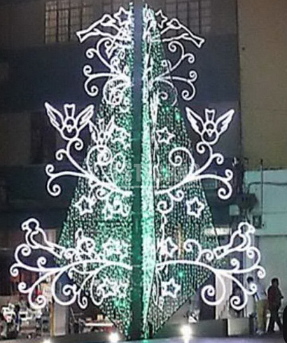 Светодиодная конструкция ЕЛЬ С ПТИЦАМИ для использования на открытом воздухе.