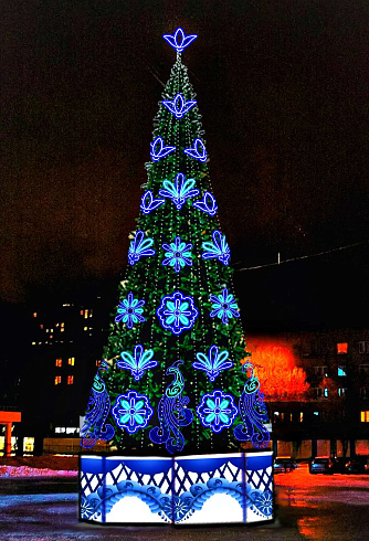 Комплект украшения для уличных елей высотой 8~10 м ГЖЕЛЬ