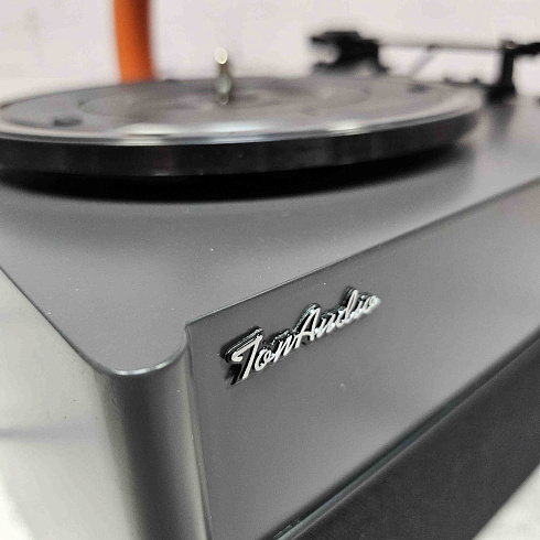 Виниловый проигрыватель RETRO STYLE 33/78/45 об/мин, + FM/BT/USB, цвет чёрный