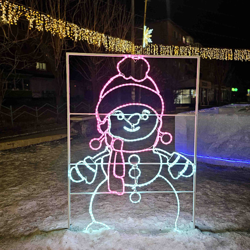 Светодиодная конструкция 24V СНЕГОВИК ДЕВОЧКА 2D (СЕМЕЙКА СНЕГОВИКОВ) для использования на открытом воздухе.