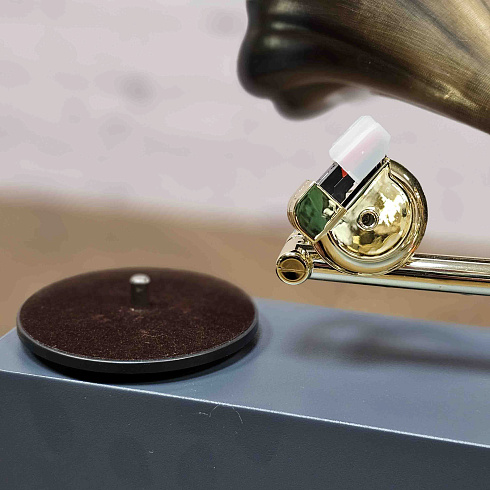 Виниловый проигрыватель +Bluetooth колонка, 33/45 об. в мин., ретро стиль