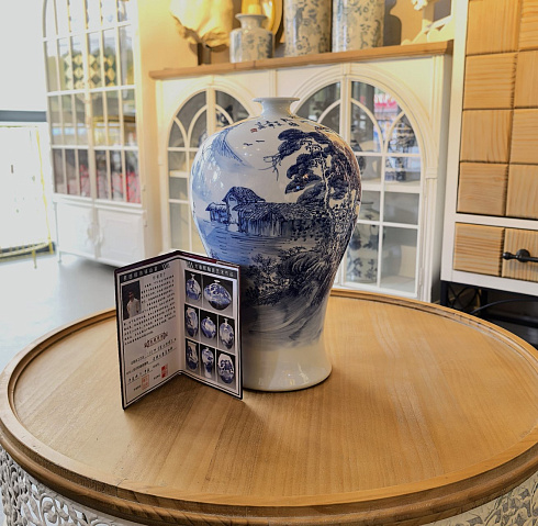 Ваза фарфоровая в традиционном китайском стиле 40*23 см