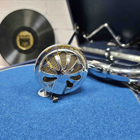 Патефон HIS MASTER'S VOICE 102, Англия